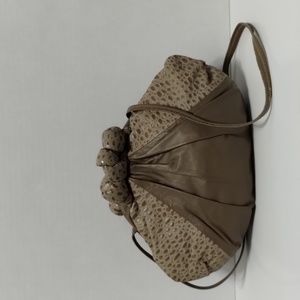 Vintage Faux Croc Embossed Leather Clutch Purse Crossbody Taupe Beige Clamshell